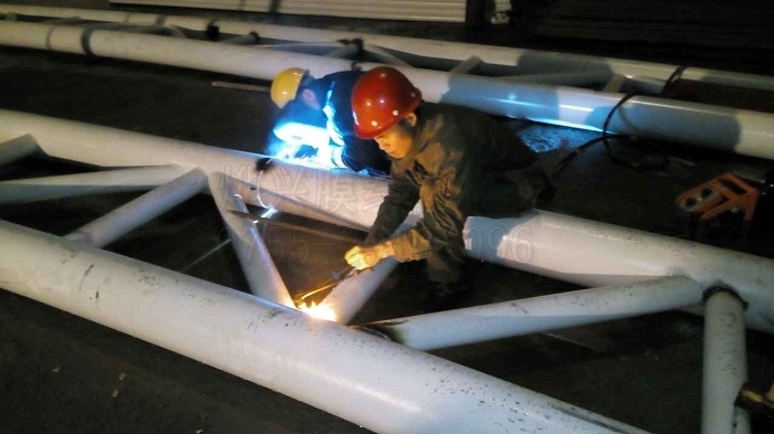 中空鋼結(jié)構(gòu)施工-燁興膜結(jié)構(gòu) 中空鋼結(jié)構(gòu)施工.jpg