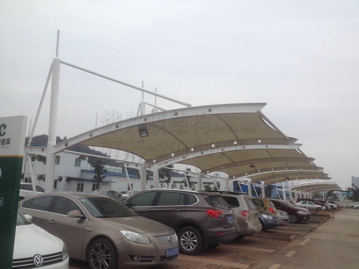 貴陽(yáng)卷煙廠膜結(jié)構(gòu)車棚側(cè)面-shzhyx.com 貴陽(yáng)卷煙廠膜結(jié)構(gòu)車棚側(cè)面.jpg