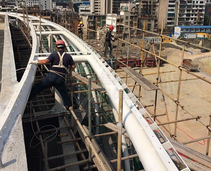 ETFE透明膜結(jié)構(gòu)安裝-燁興膜結(jié)構(gòu) ETFE透明膜結(jié)構(gòu)安裝.jpg