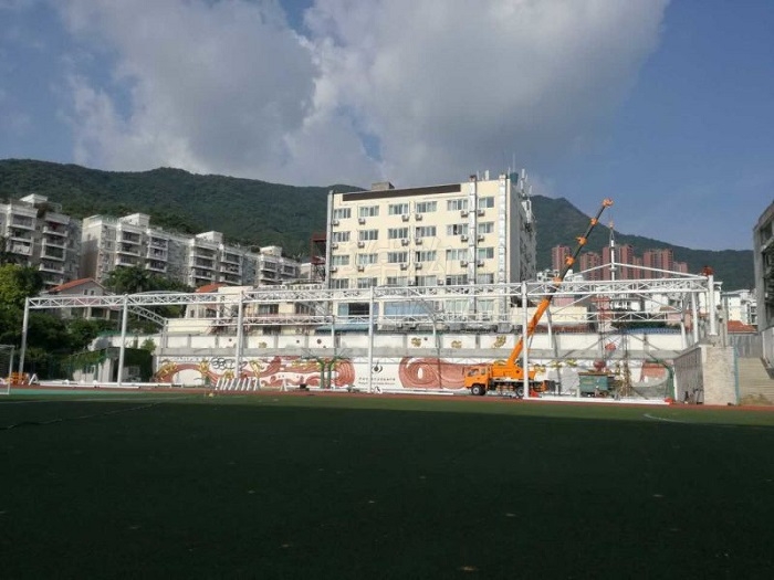 球場(chǎng)鋼結(jié)構(gòu)吊裝-燁興膜結(jié)構(gòu) 球場(chǎng)鋼結(jié)構(gòu)吊裝.jpg